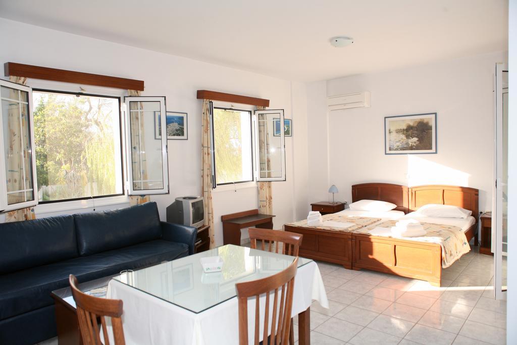 Iliaktida Studio-Villas Frinion Bilik gambar